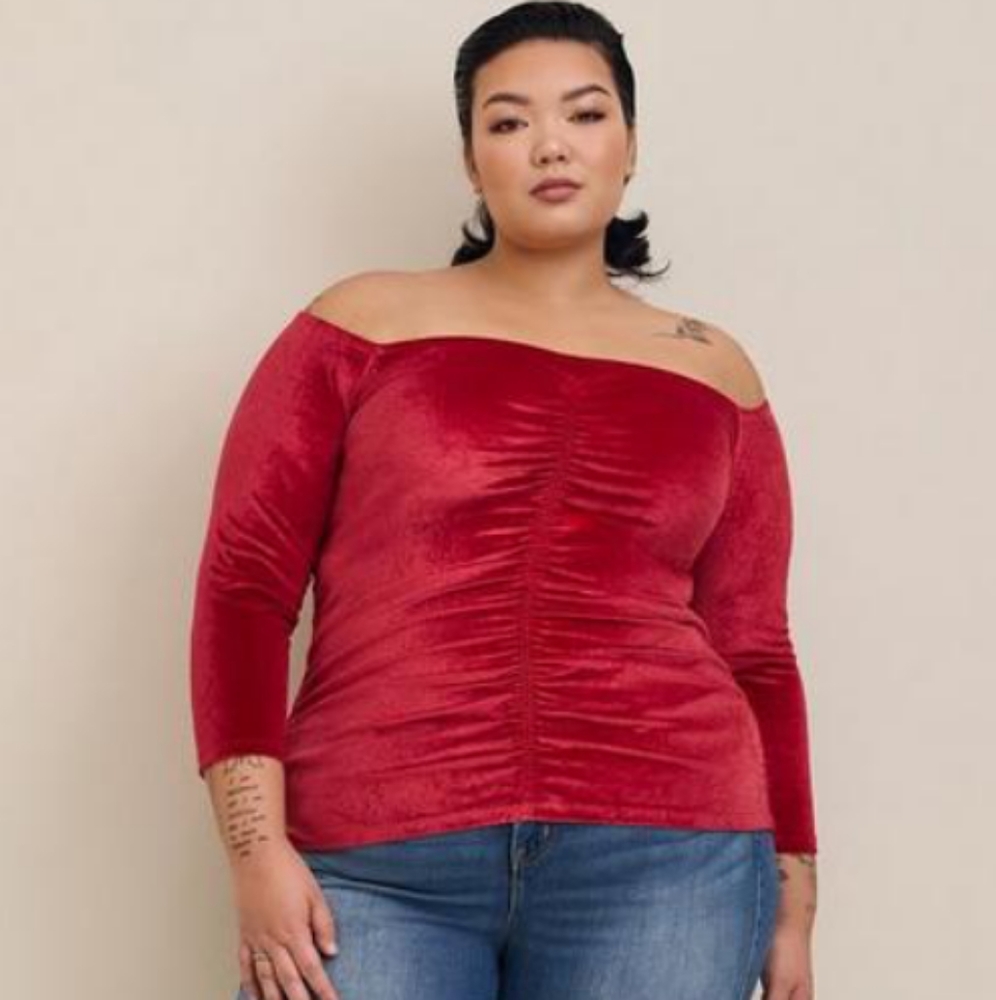 New Torrid 2X Stretch Velvet Shirred Front Off The Shoulder Top- Red 2X(18/20W)